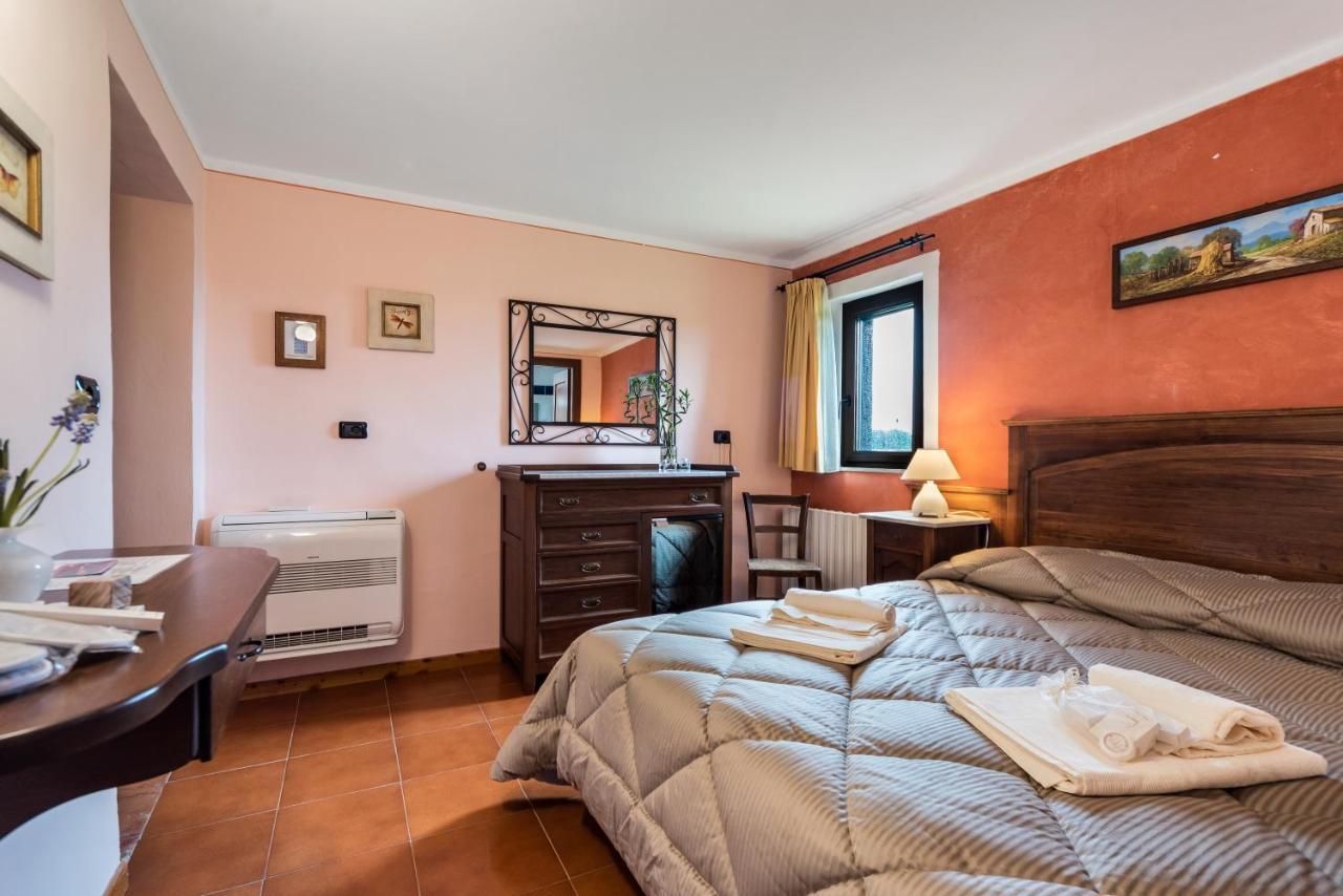 Bed and Breakfast Casale Dei Gelsi Castiglione In Teverina Exterior foto