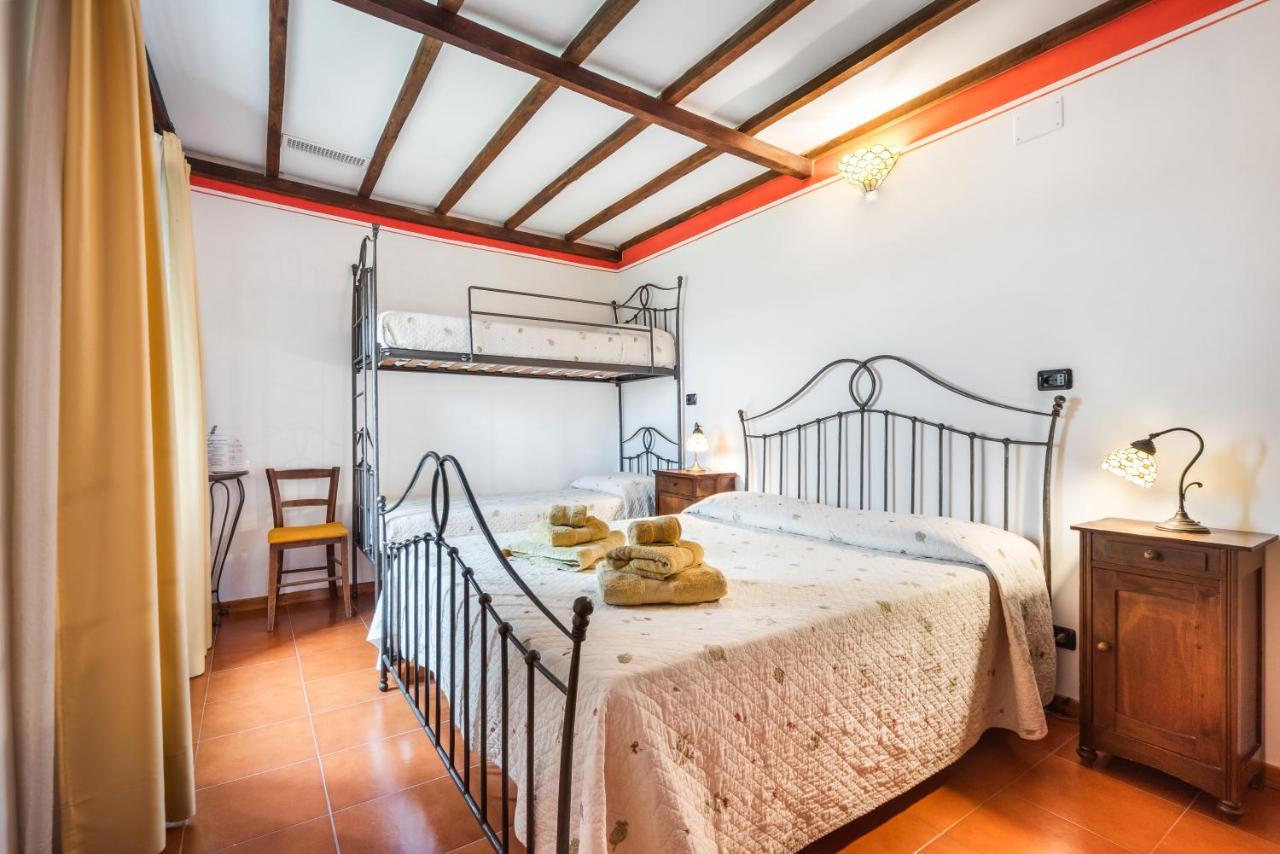 Bed and Breakfast Casale Dei Gelsi Castiglione In Teverina Exterior foto